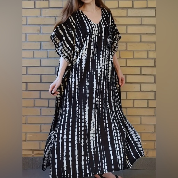 Black and white Caftan - Picture 3 of 9